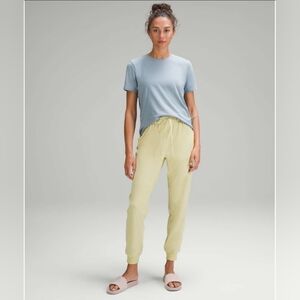 LULULEMON Stretch High Rise Jogger Size 4